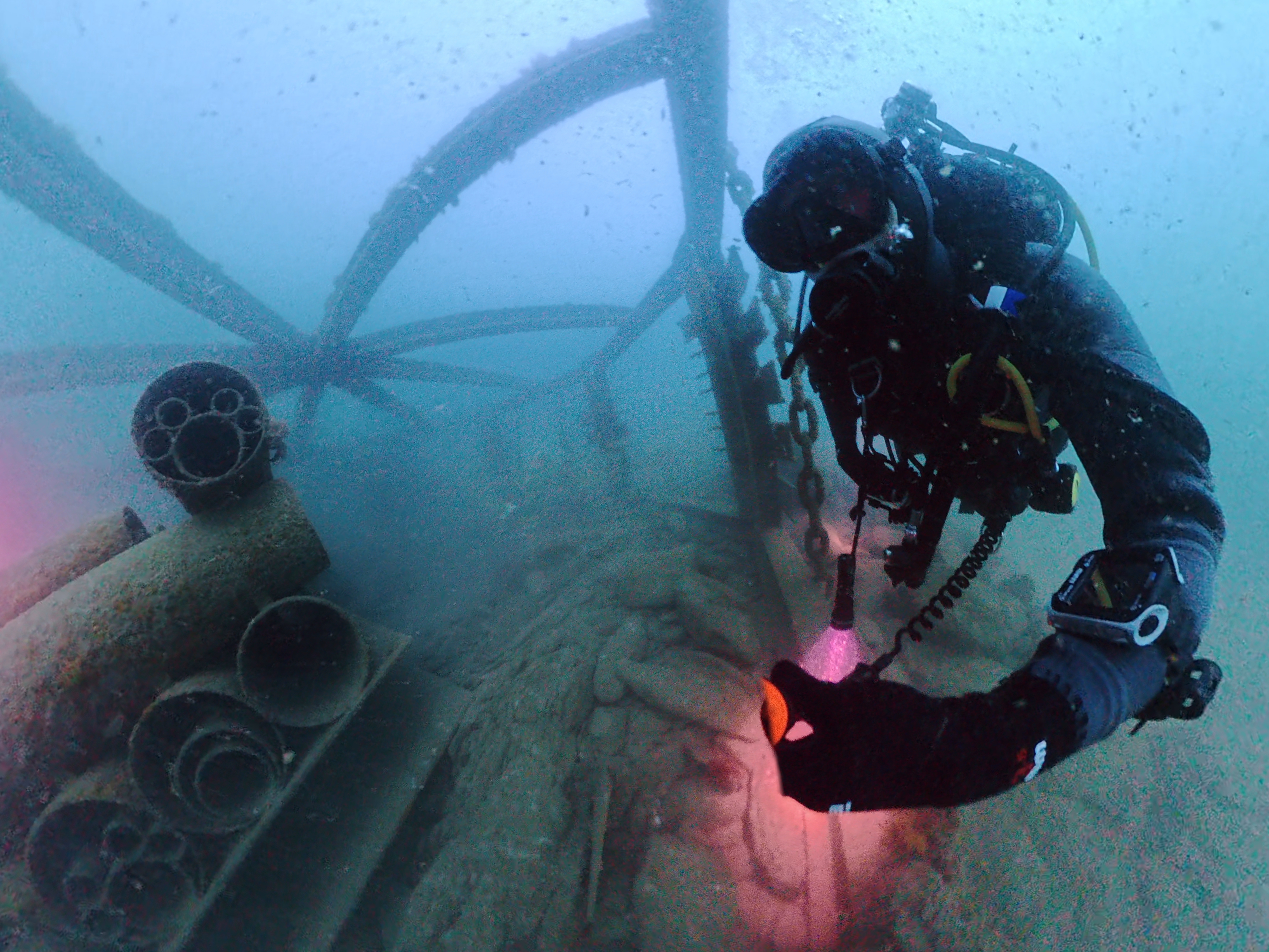 Underwater laboratory